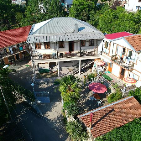 מחינג'אורי Guest House Nino מראה חיצוני תמונה
