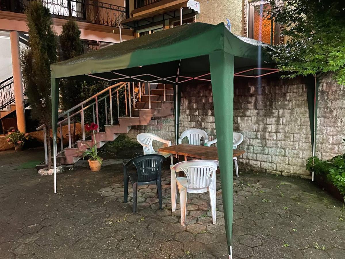 מחינג'אורי Guest House Nino מראה חיצוני תמונה