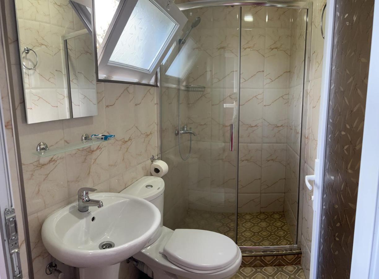 מחינג'אורי Guest House Nino מראה חיצוני תמונה