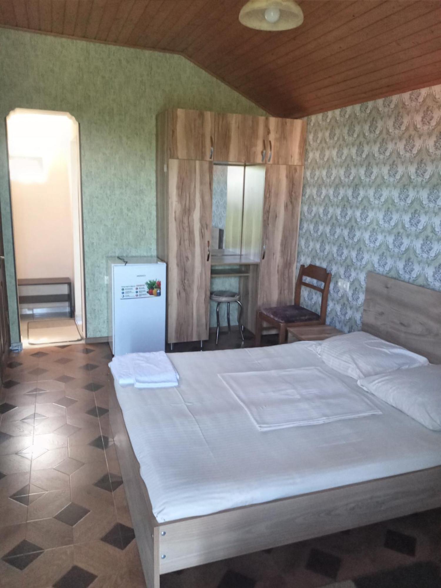 מחינג'אורי Guest House Nino מראה חיצוני תמונה