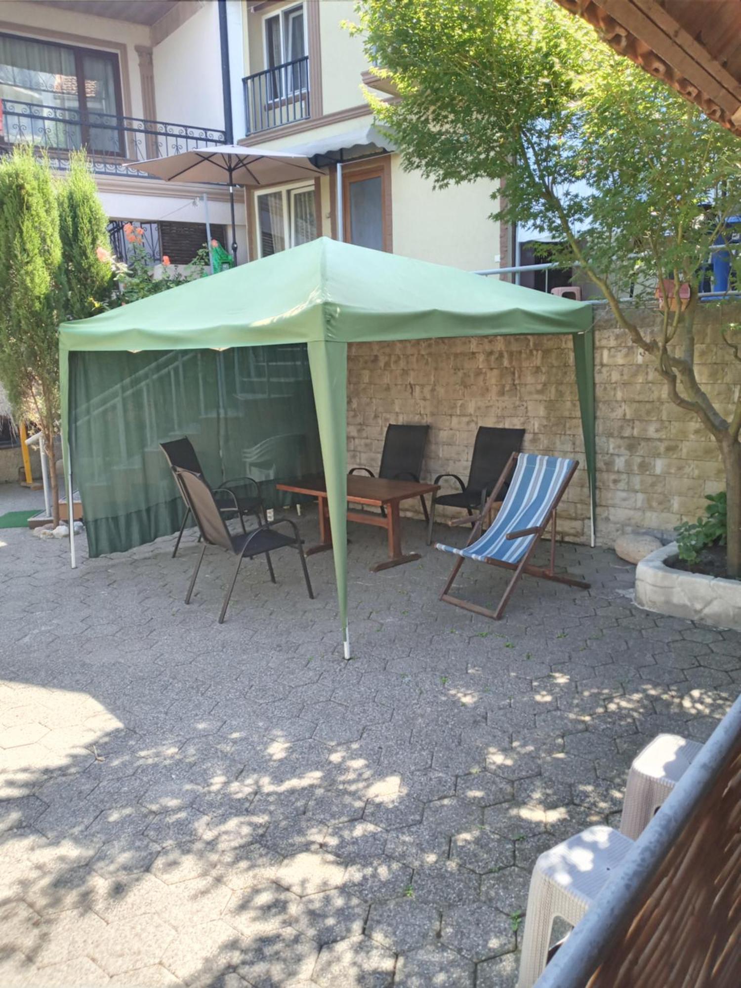 מחינג'אורי Guest House Nino מראה חיצוני תמונה