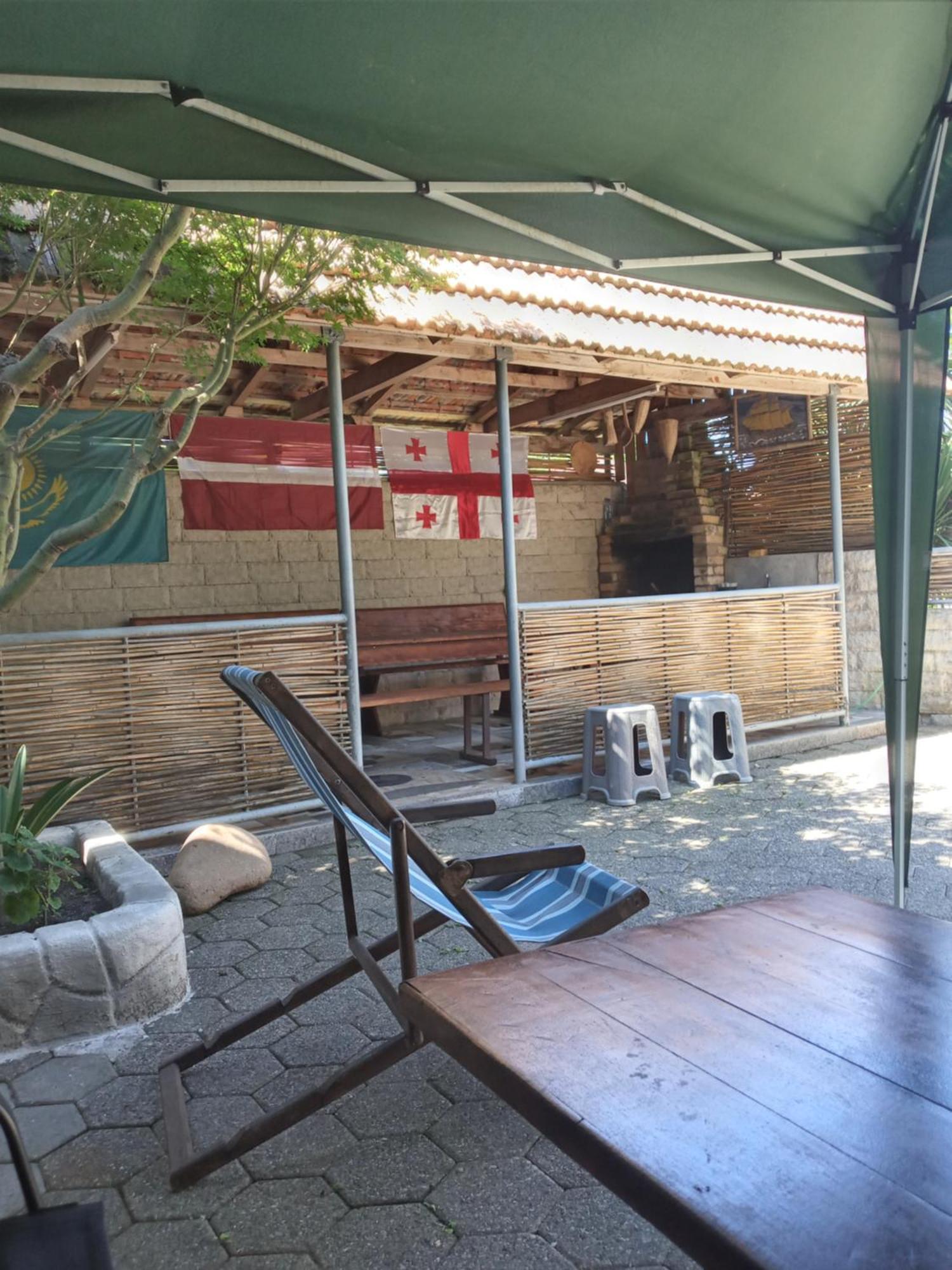 מחינג'אורי Guest House Nino מראה חיצוני תמונה
