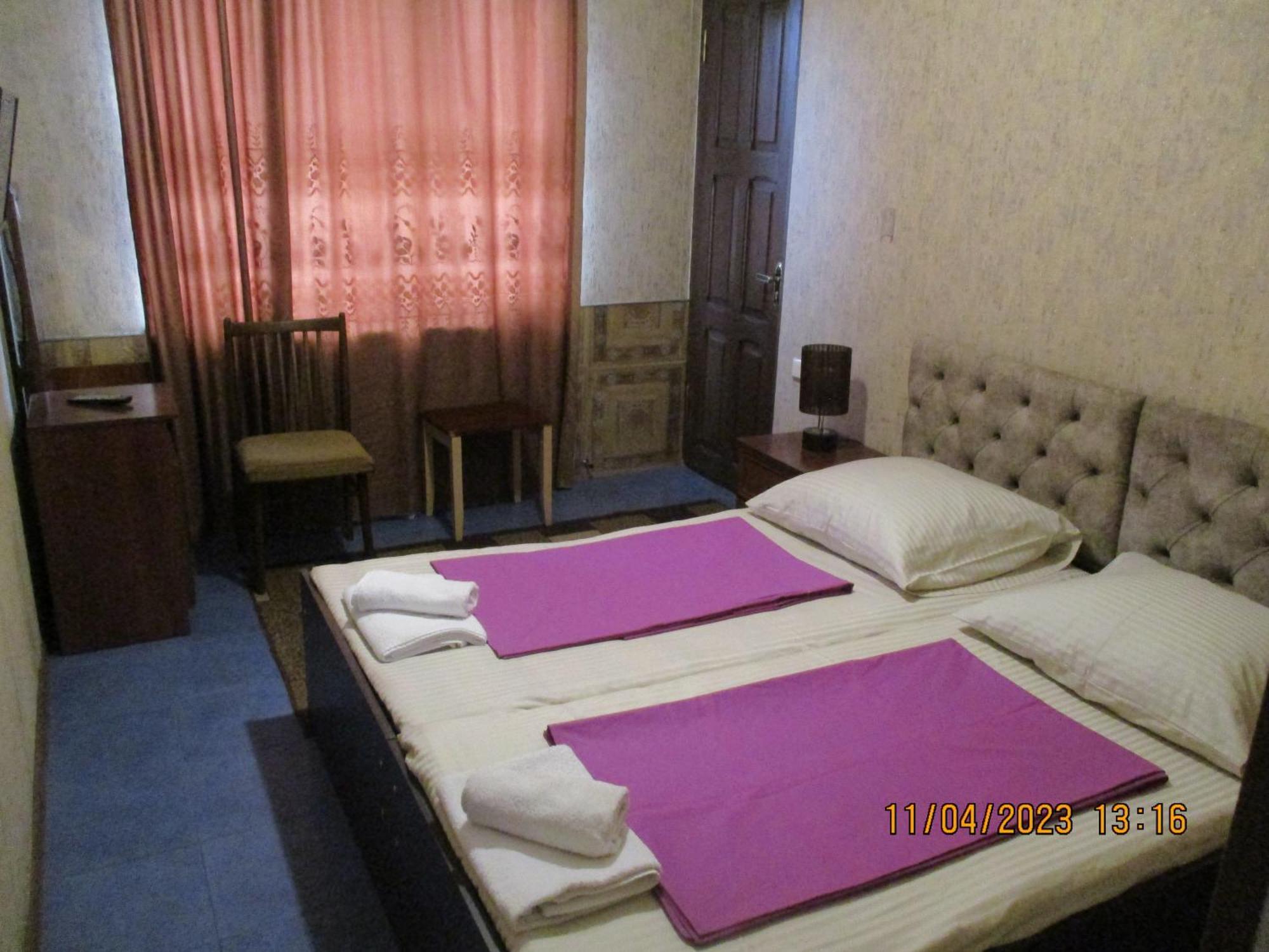 מחינג'אורי Guest House Nino חדר תמונה